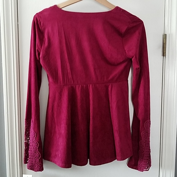 RED CAMEL RED VEE NECK SLEEVE LACED TOP. XS - Picture 7 of 8